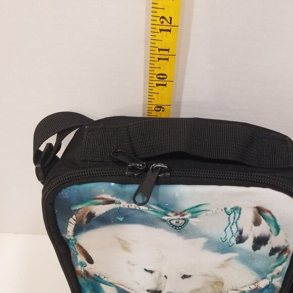 Kids' 3-piece Backpack set, White Wolves Dreamcatcher picture, EUC - Picture 10 of 15